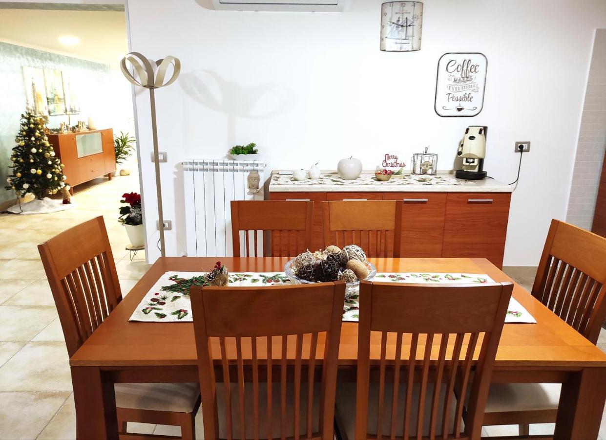 Dadilo - Casa Vacanza & Bed And Breakfast Контурси Екстериор снимка